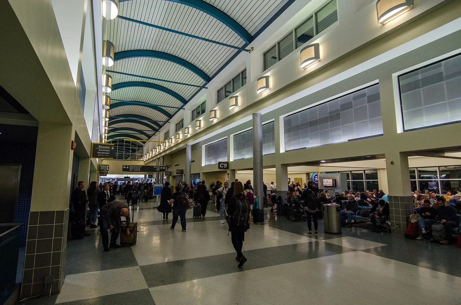 Louis Armstrong New Orleans International Airport - Last day of the old MSY Terminal.