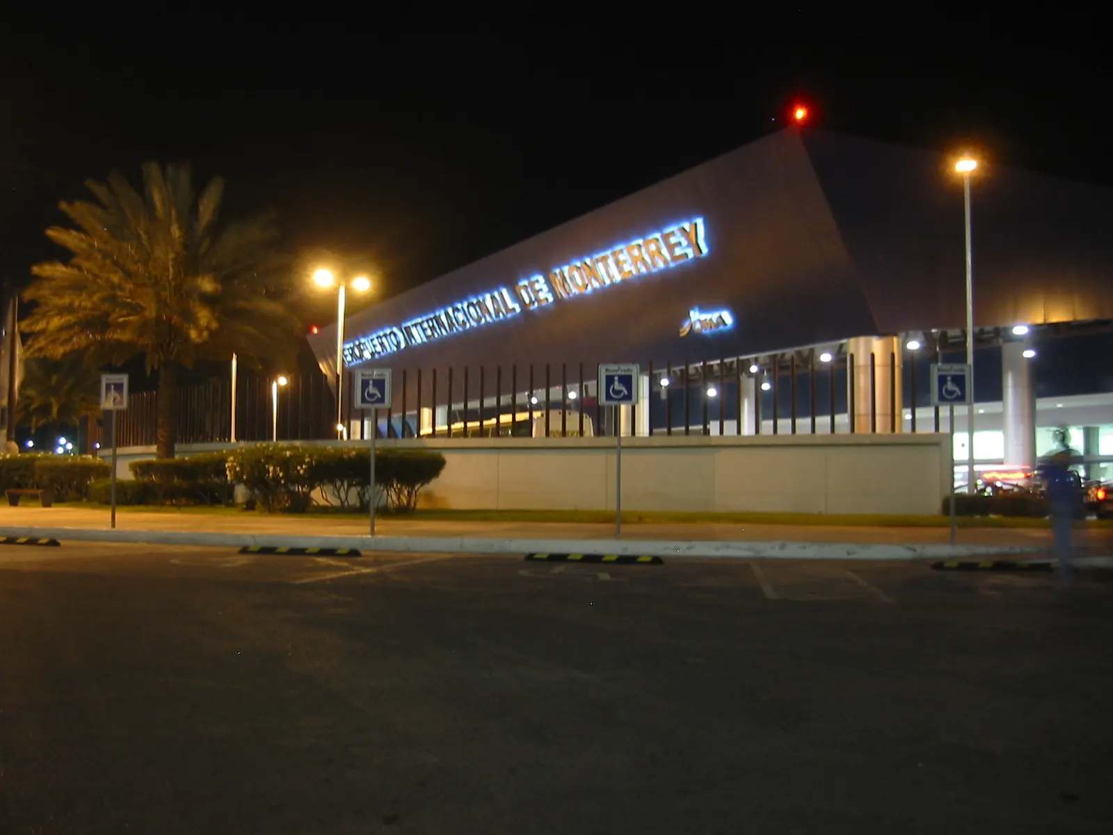 Aereopuerto/Airport Mariano Escobedo en Monterrey, México