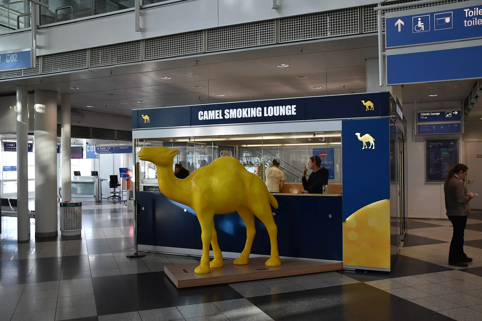 Munich International Airport , Terminal 1, Module C, Level 04, smoking lounge.