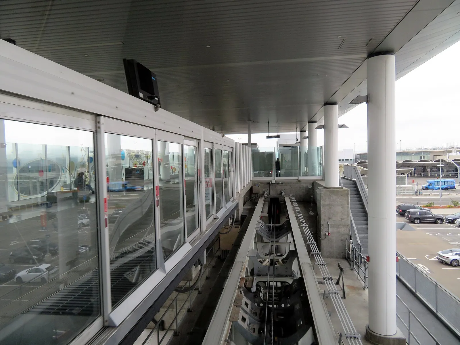 Trackway at Oakland International Airport station in March 2018
