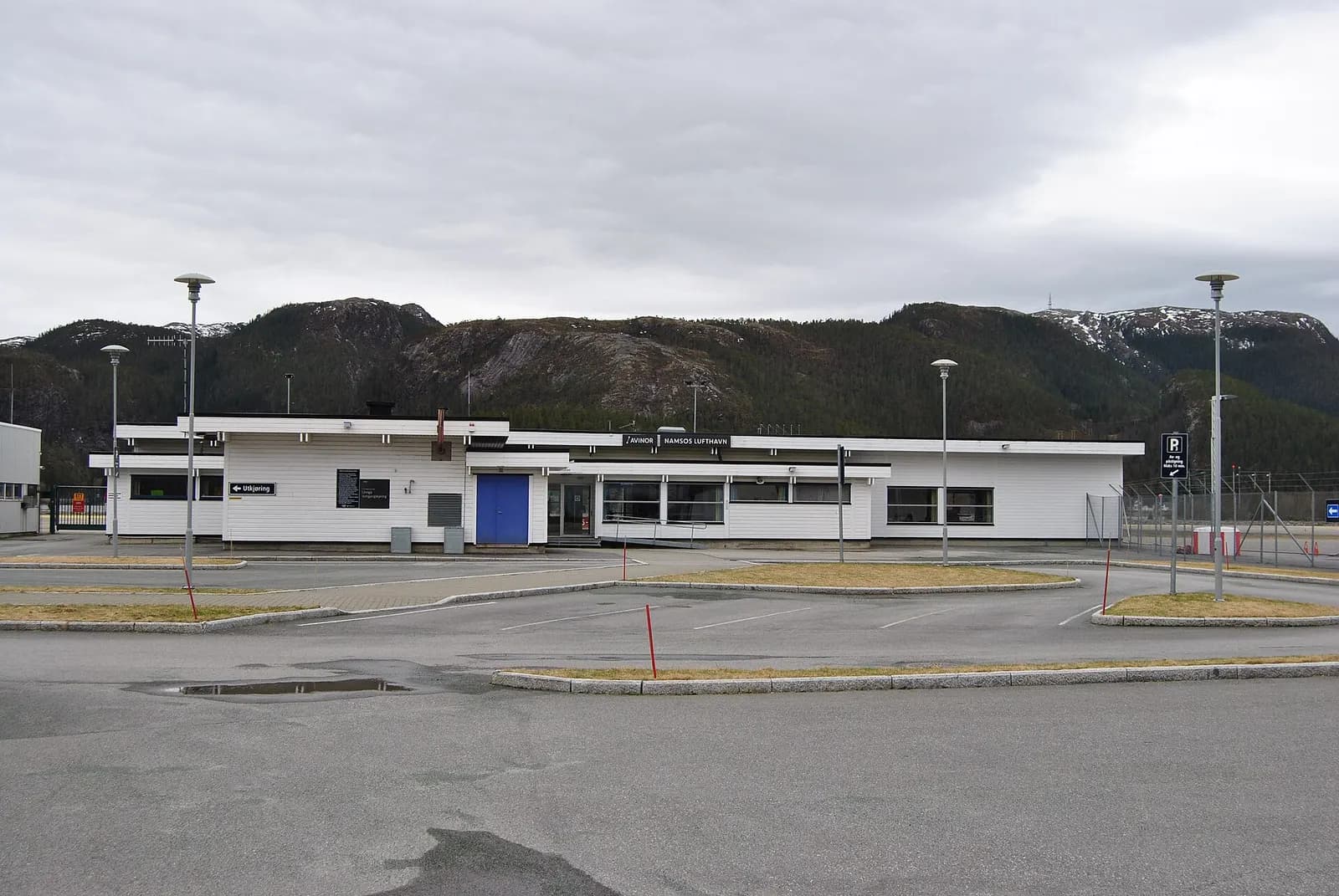 Avinor Namsos Lufthavn terminal façade