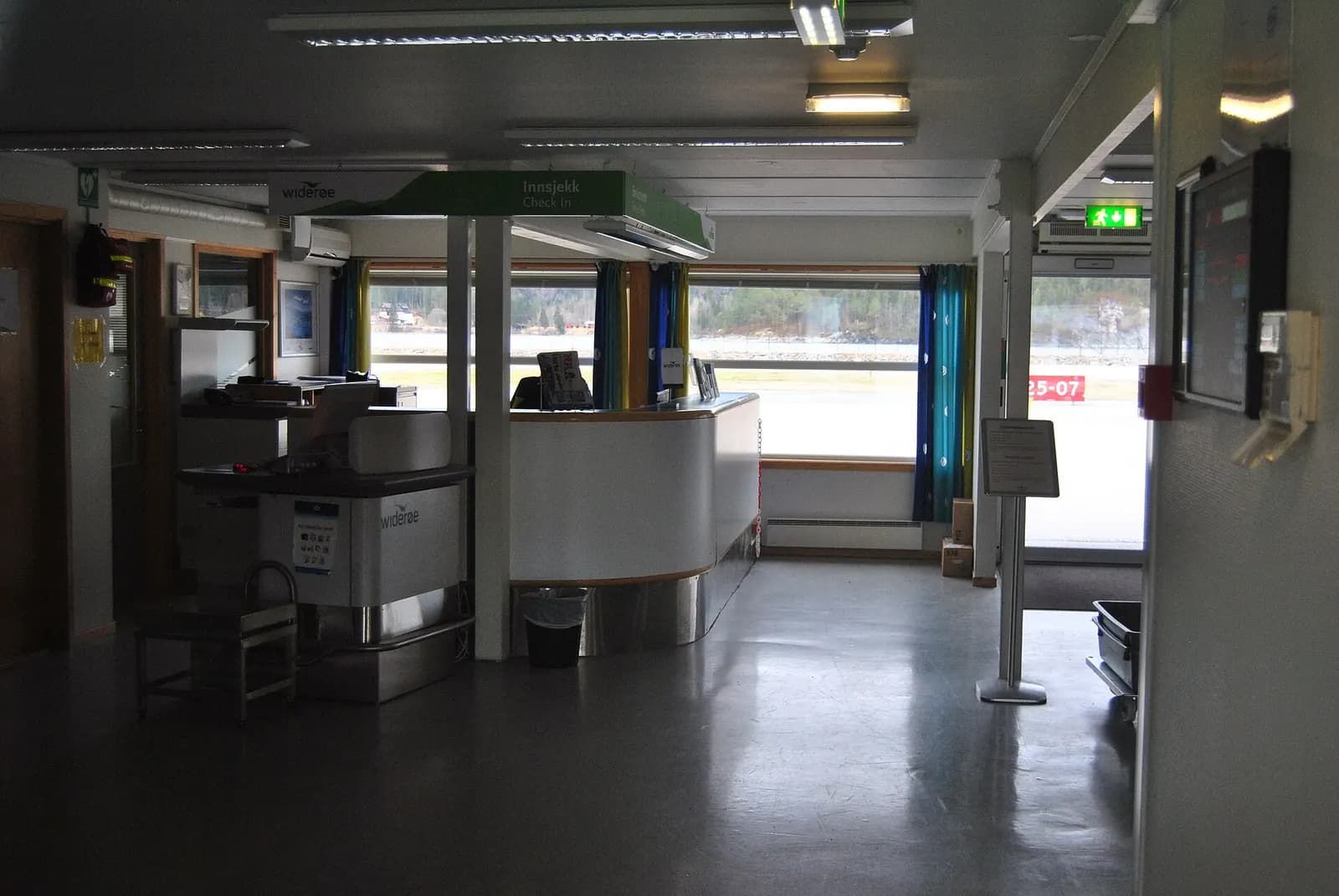 Namsos Airport apron / landside edge