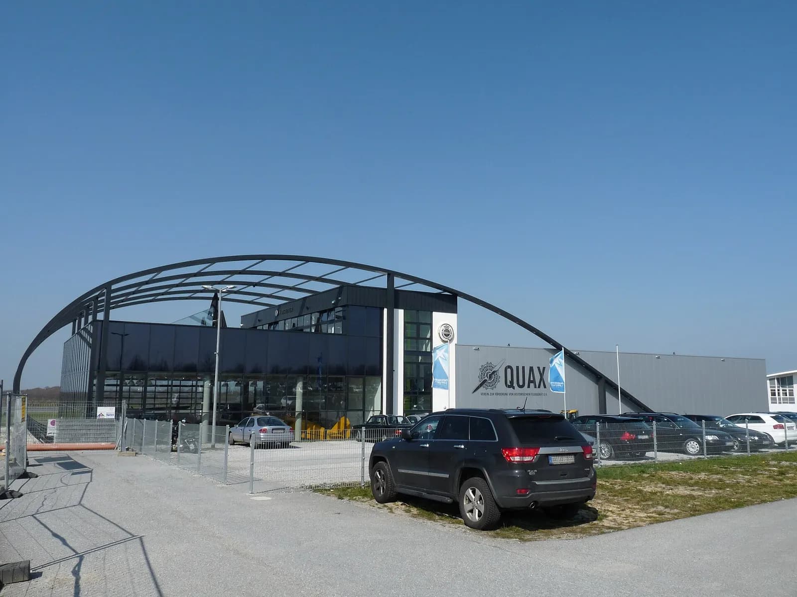 Quax hangar on the Paderborn Lippstadt Airport campus