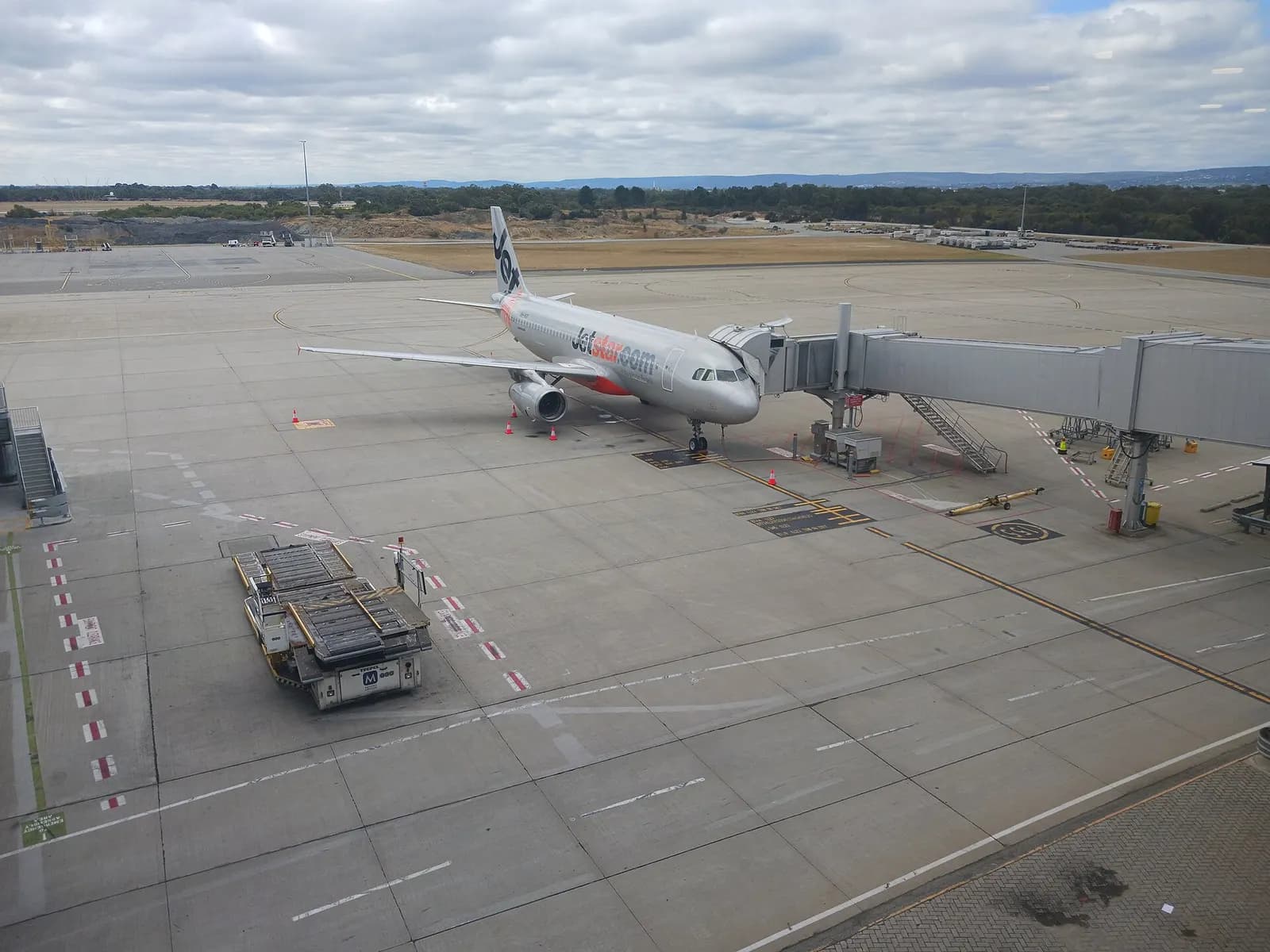 Jetstar Airbus A320 at Perth Airport