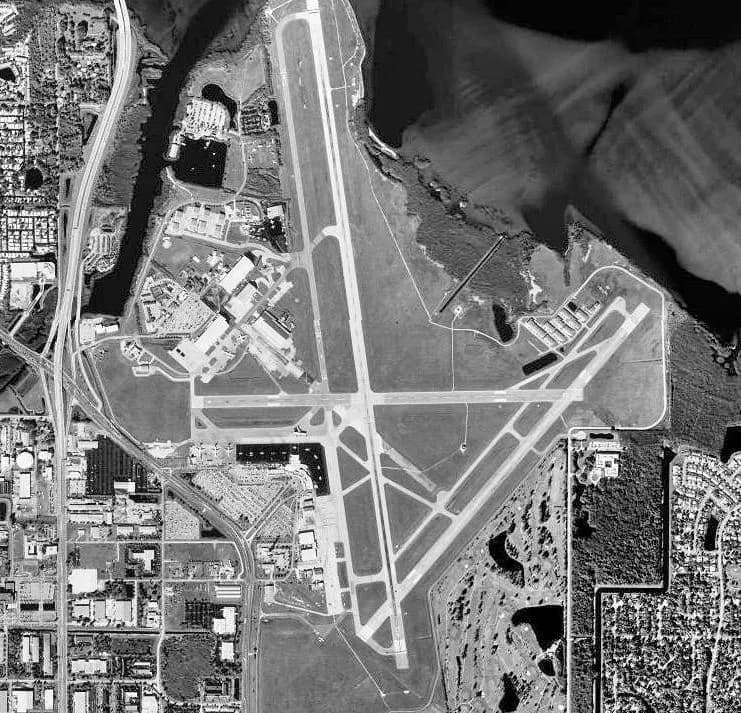 1998 USGS aerial of St. Pete–Clearwater International Airport