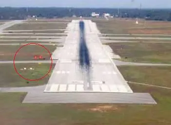 June 2007 visual approach slope indicators on runway 35 at Pensacola