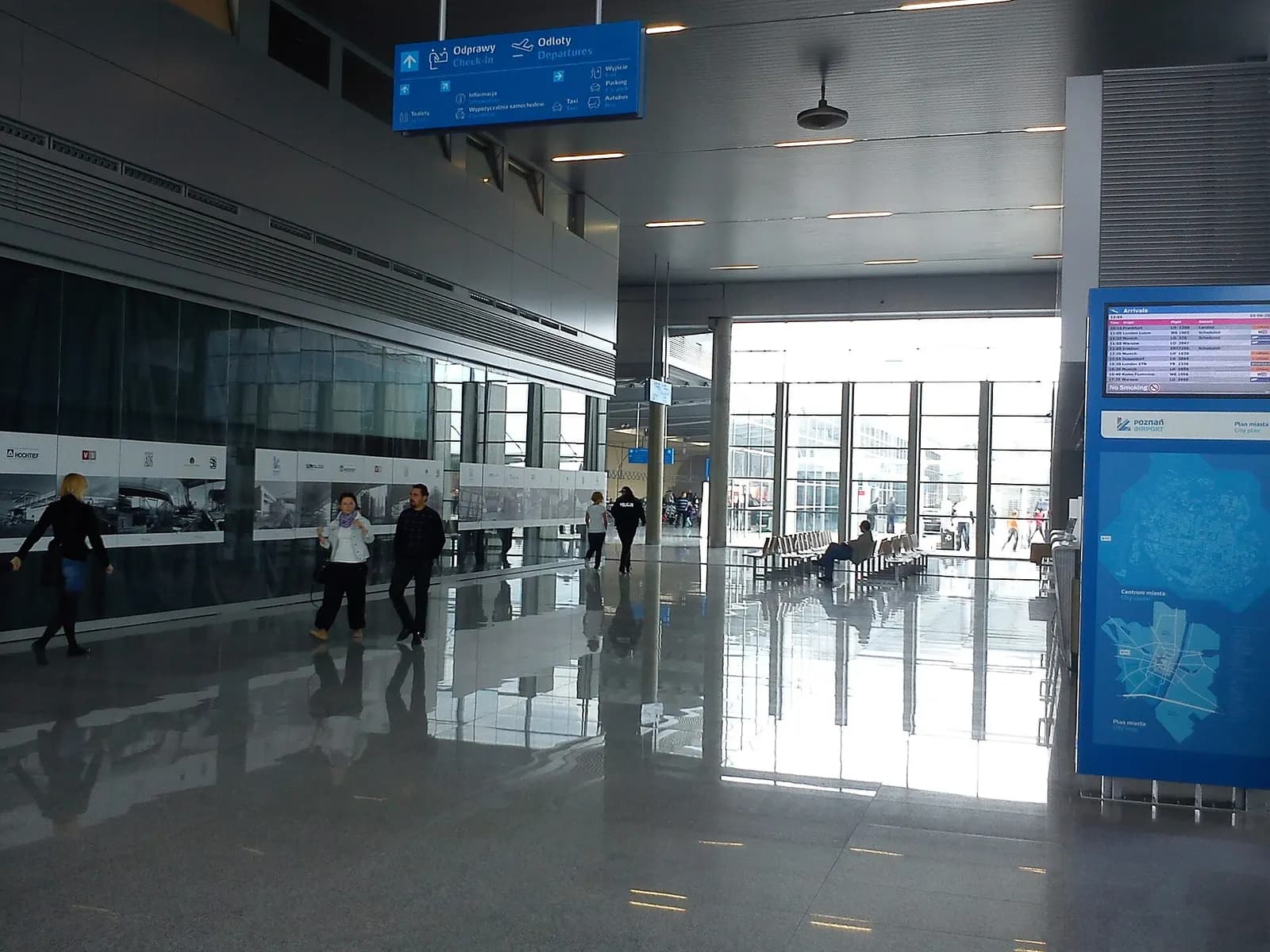 Poznań–Ławica Terminal T2 building exterior