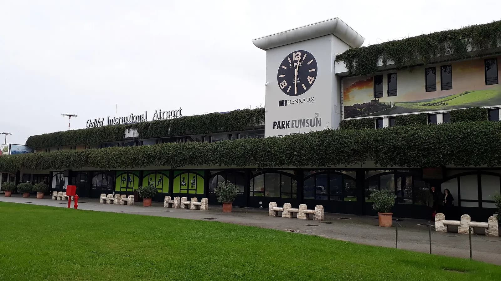 Exterior façade of Pisa Galileo Galilei International Airport.