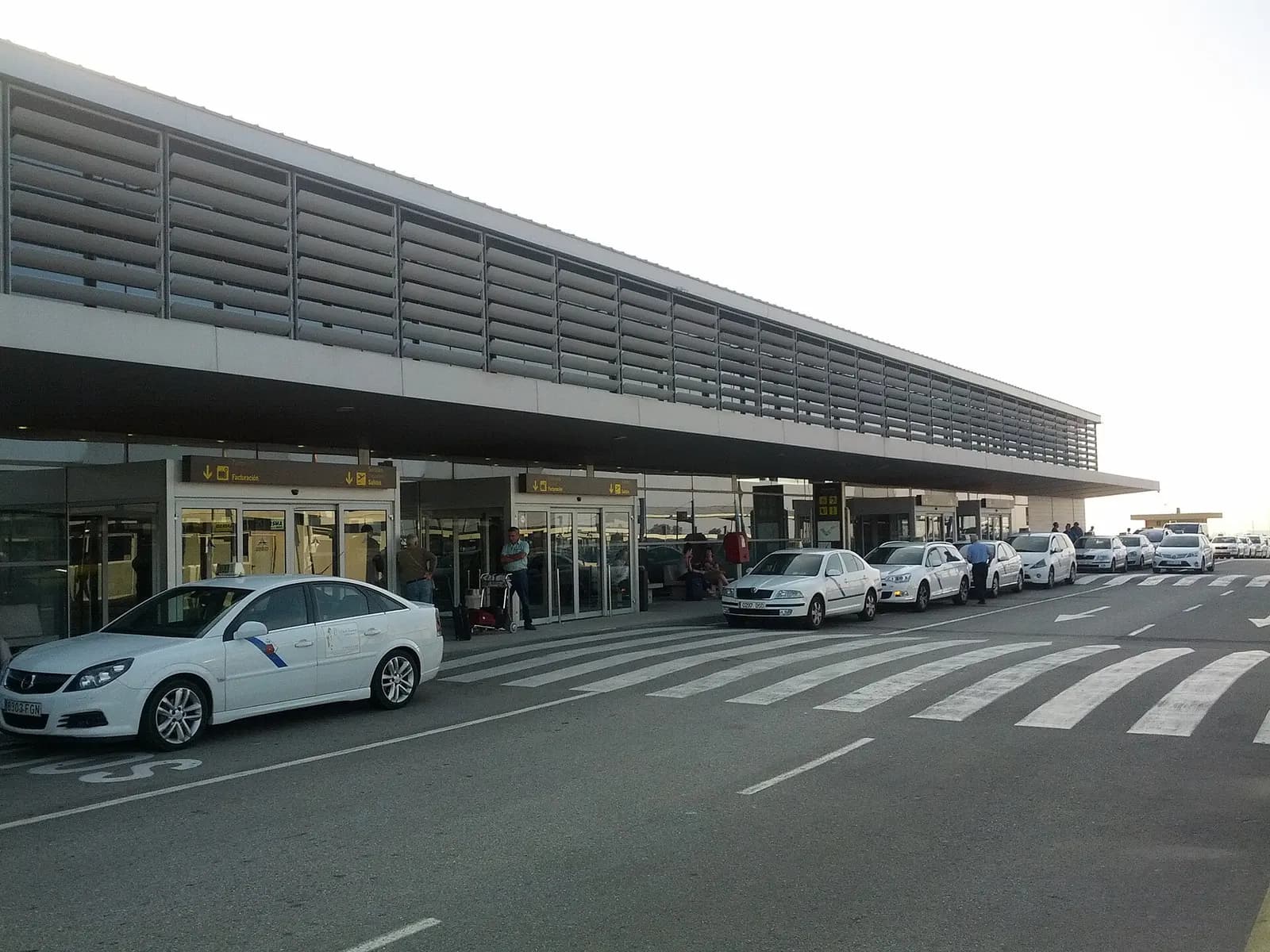 Reus Airport terminal exterior