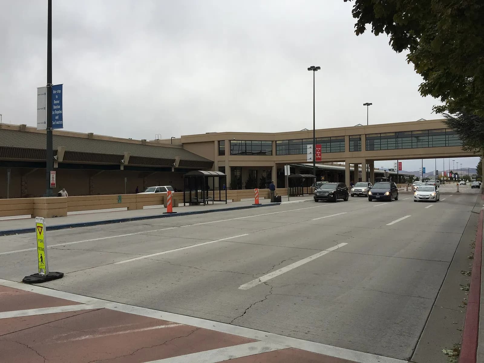 Main terminal curb and parking skybridge at Reno-Tahoe International Airport in 2015