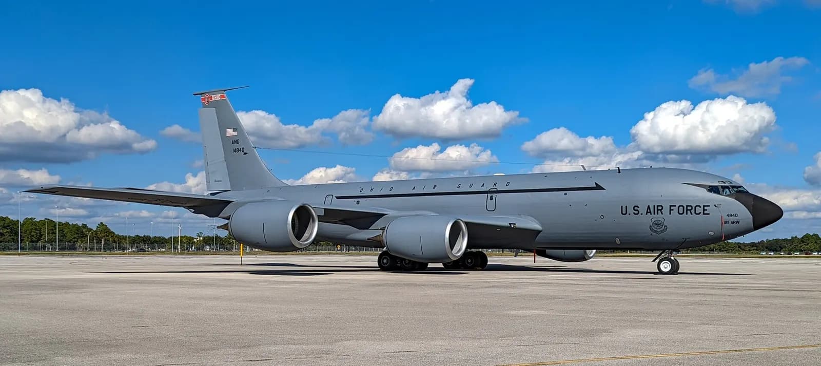 121st Air Refueling Wing The 121st Air Refueling Wing is a unit of the Ohio Air National Guard, stationed at Rickenbacker Air National Guard Base, Columbus, Ohio. Southwest Florida International Airport (KRSW) Fort Myers, Florida Photo: David/Deborah Del Coro December 2, 2021 (TDelCoro)