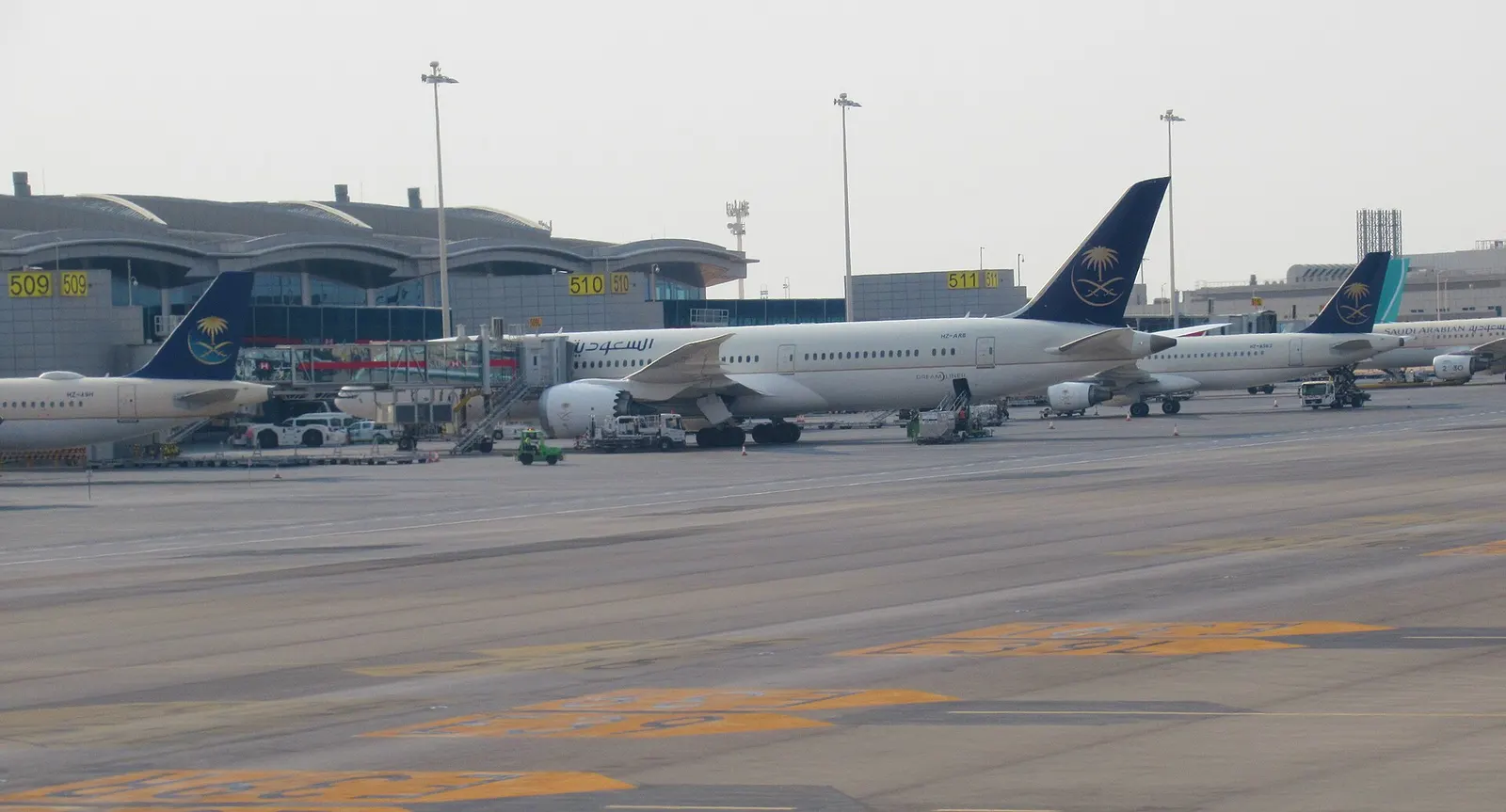 MSN: 8009 / Delivery: 19 Dec 2017 / Location: Riyadh King Khalid International Airport - RUH / Flight time: 1:39