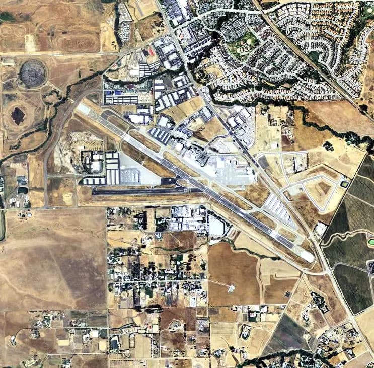 2006 USGS digital orthophoto of San Luis Obispo County Regional Airport, showing the pre-2017 campus