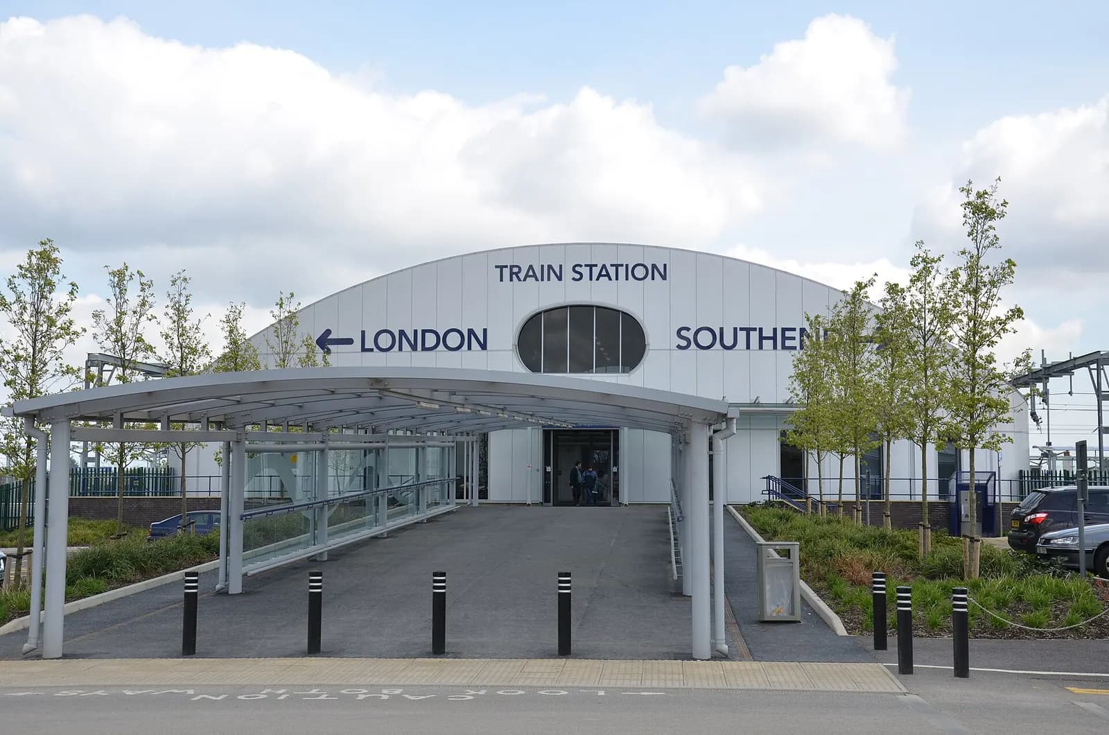 Southend Airport railway station platforms and shelters