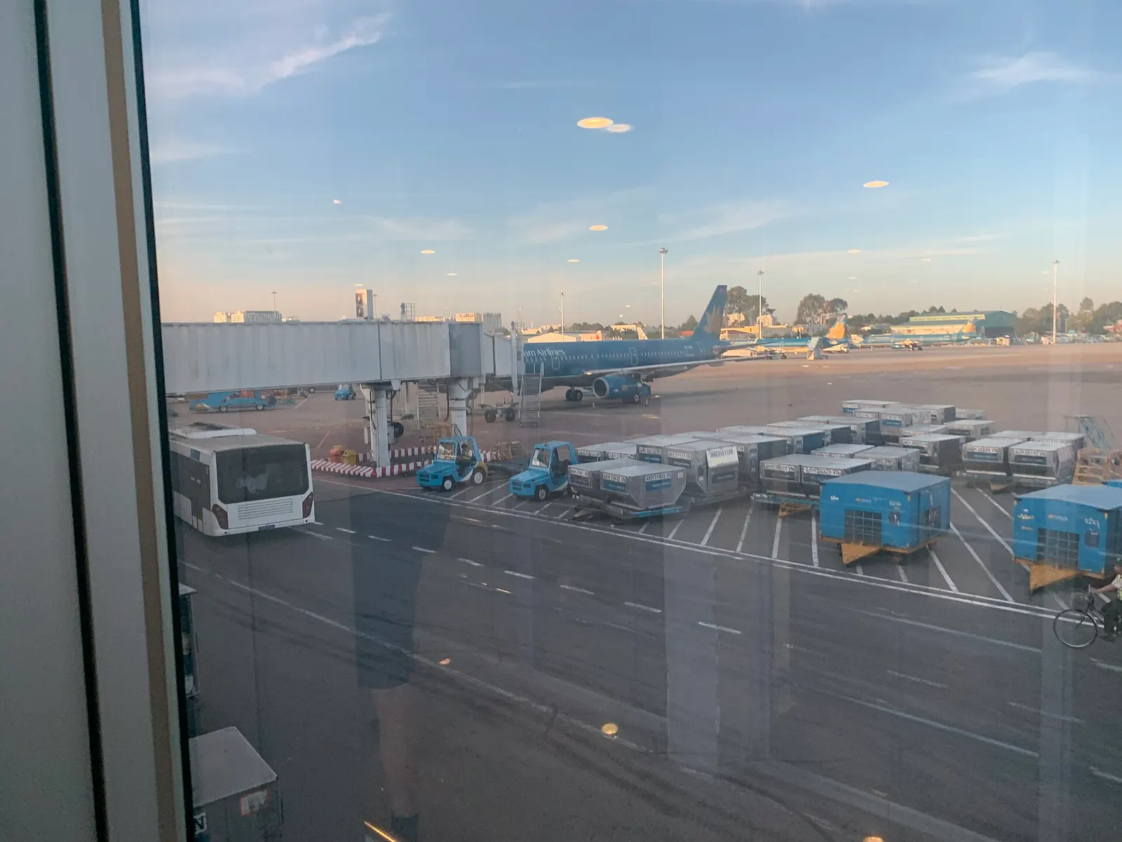 Planes at Tan Son Nhat International Airport (49374184077) — Tan Son Nhat International Airport