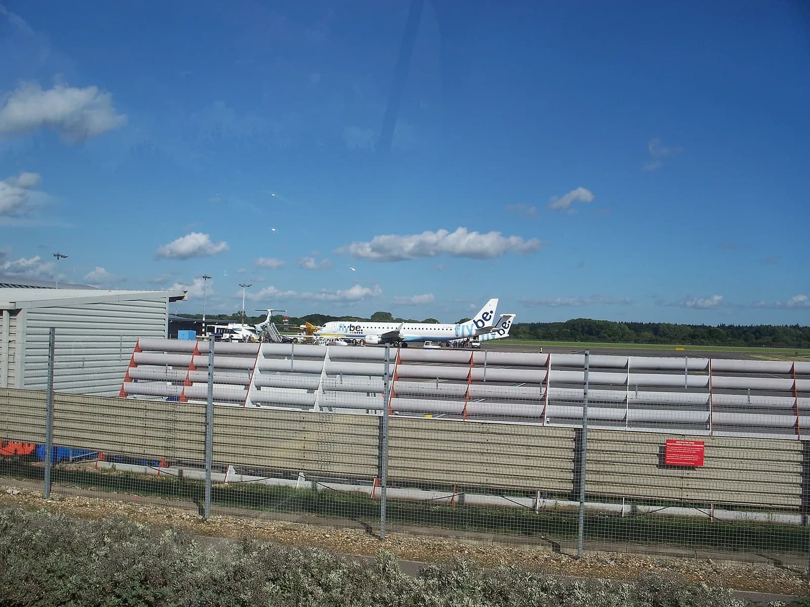 Southampton_airport_from_oustside