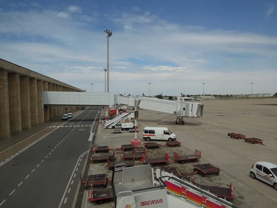 Jet bridge finger connected to the Seville Airport terminal.
