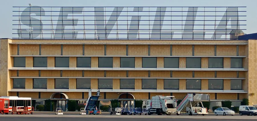 Annex wing of the Seville Airport passenger terminal.