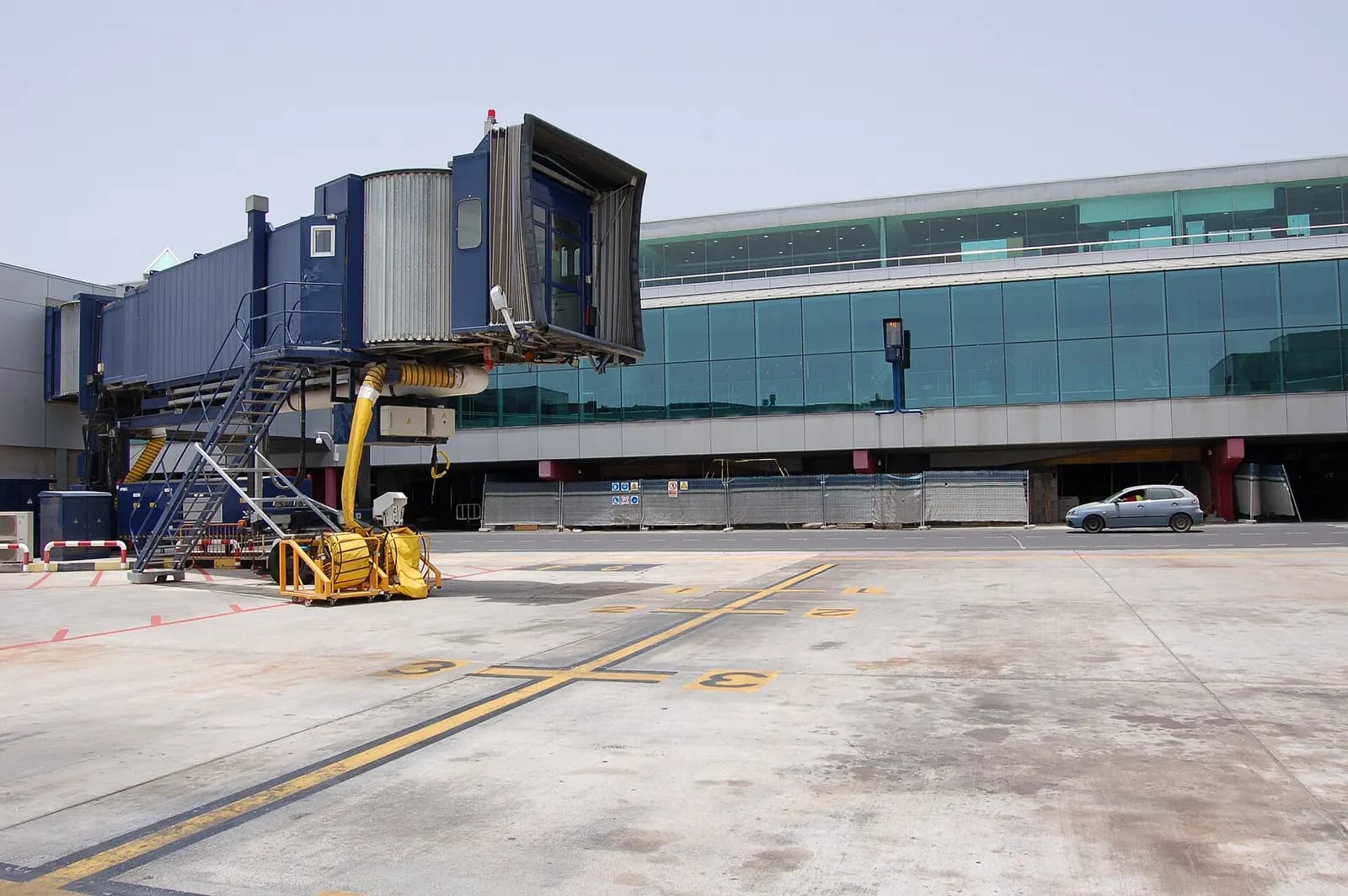 Airside finger / pier boarding structure at Tenerife South Airport