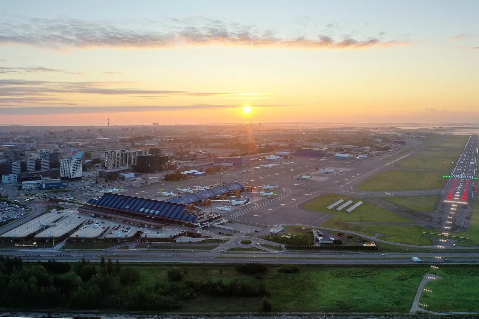 Tallinn Airport passenger terminal with the runway beyond