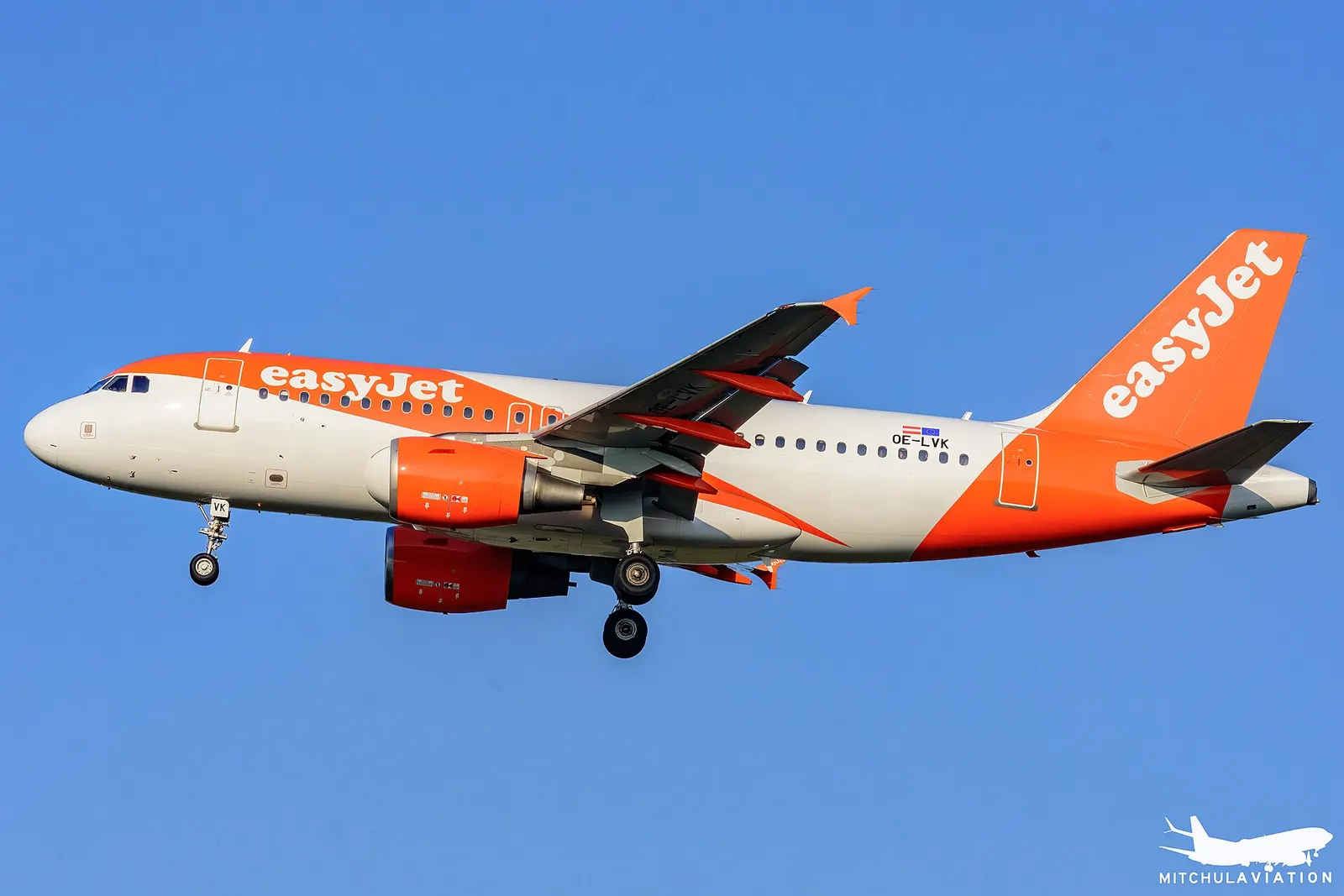 easyJet Europe Airbus A319 on the apron at Toulouse-Blagnac (TLS).
