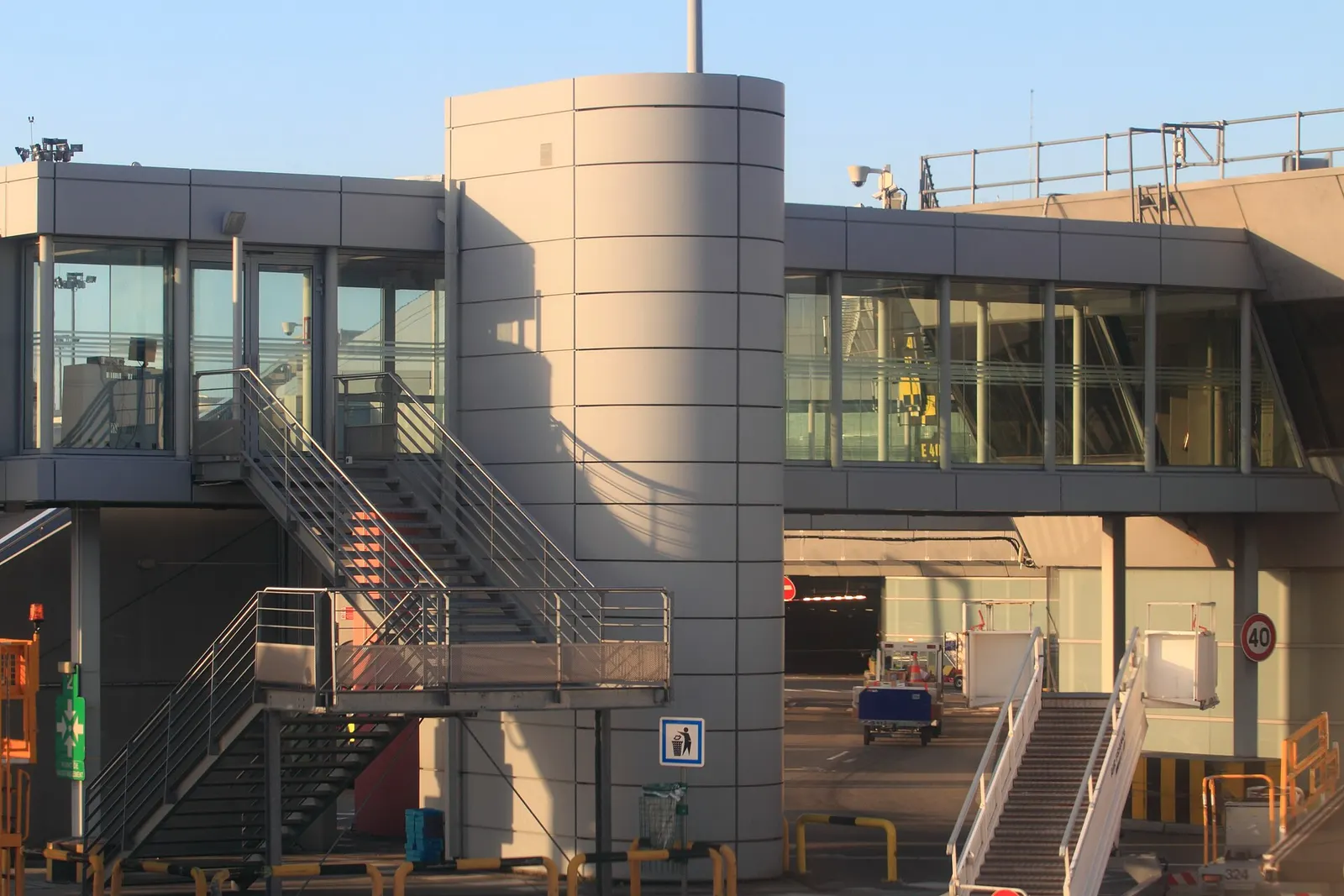 Jetty / pier at Toulouse-Blagnac Airport.
