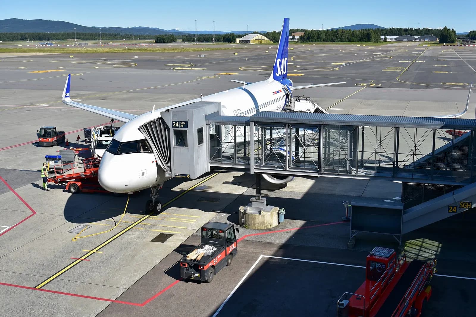 Scandinavian Airlines Airbus A320-251N SE-RZD Disa Viking pauses at Oslo Airport, Gardermoen (OSL/ENGM), near Oslo, Norway, between arriving from Bergen Airport, Flesland (BGO/ENBR), Norway, as SK252 and departing for Tromsø Airport (TOS/ENTC), Norway, as SK4416