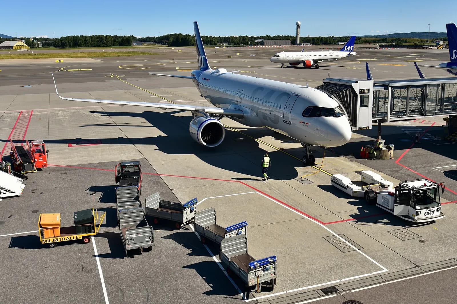 Scandinavian Airlines Airbus A320-251N SE-ROK Kraka Viking pauses at Oslo Airport, Gardermoen (OSL/ENGM), near Oslo, Norway, between arriving from Tromsø Airport (TOS/ENTC), Norway, as SK4409 and departing for Stavanger Airport (SVG/ENZV), Norway, as SK4023