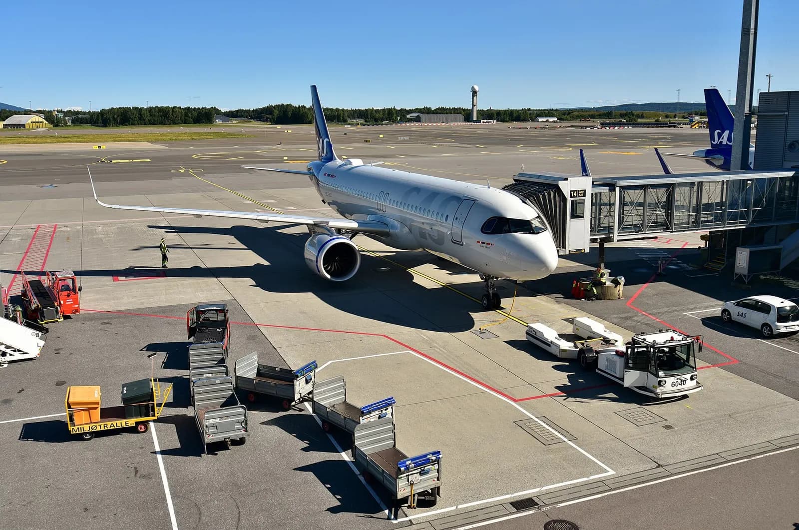 Scandinavian Airlines Airbus A320-251N SE-ROK Kraka Viking pauses at Oslo Airport, Gardermoen (OSL/ENGM), near Oslo, Norway, between arriving from Tromsø Airport (TOS/ENTC), Norway, as SK4409 and departing for Stavanger Airport (SVG/ENZV), Norway, as SK4023