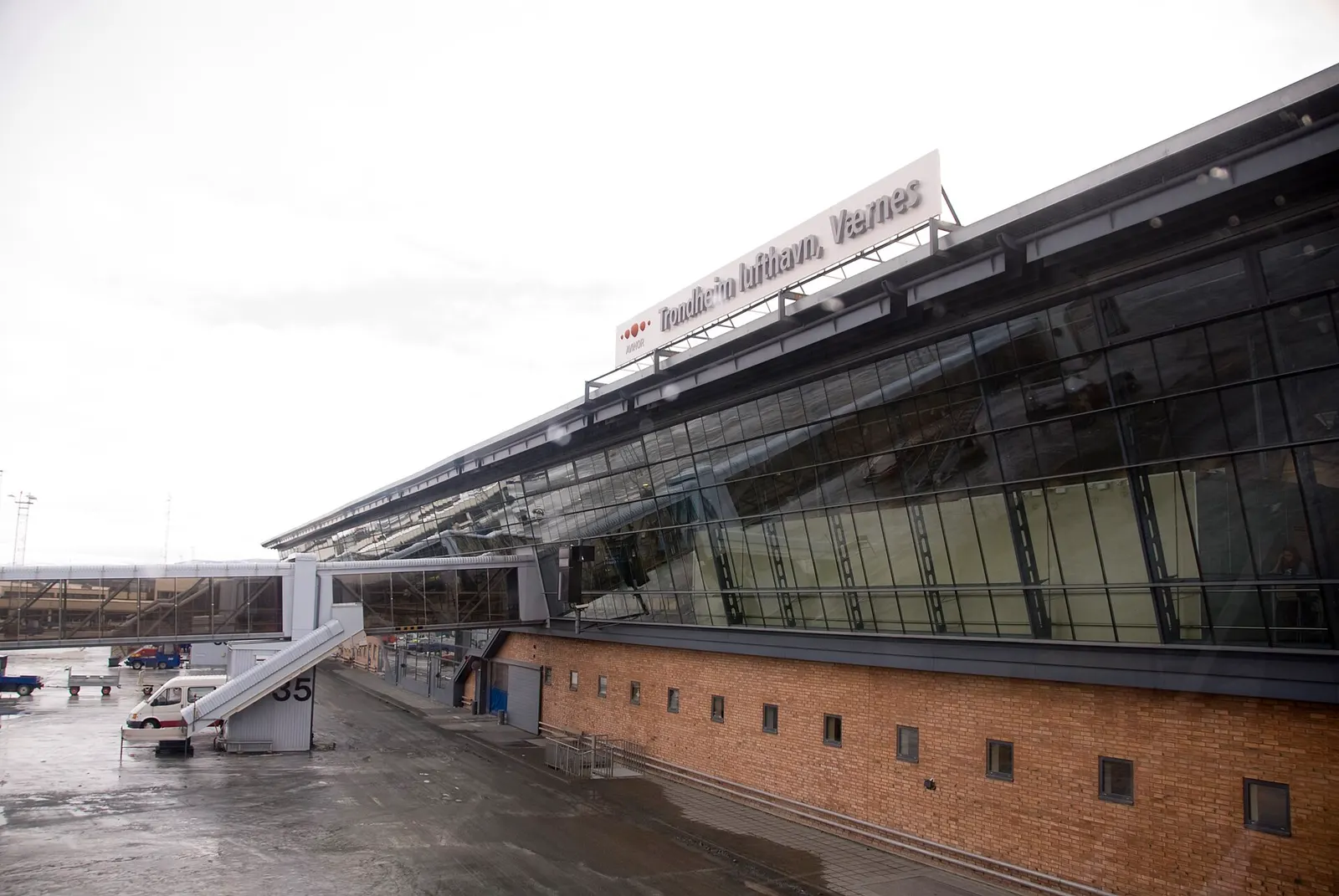 Facade at Terminal A of Trondheim Airport, Værnes, seen from the aerobridge at Gate 34