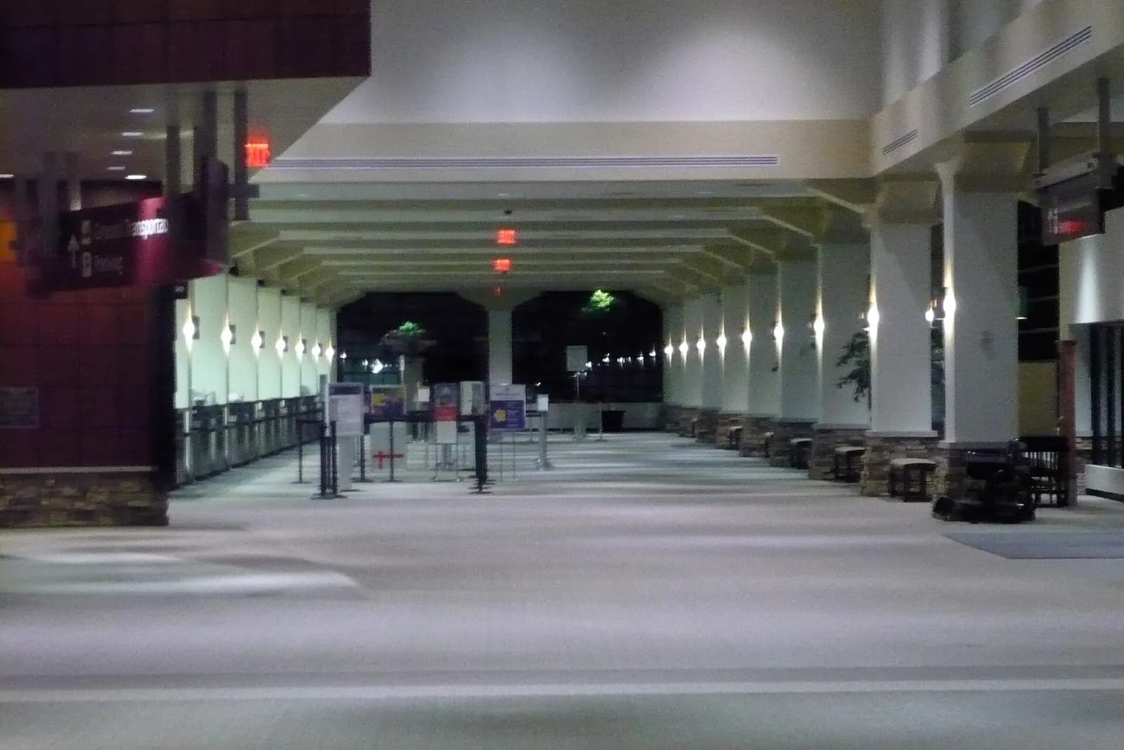 Ticketing hall looking toward the doors at Cherry Capital Airport, 19 November 2007