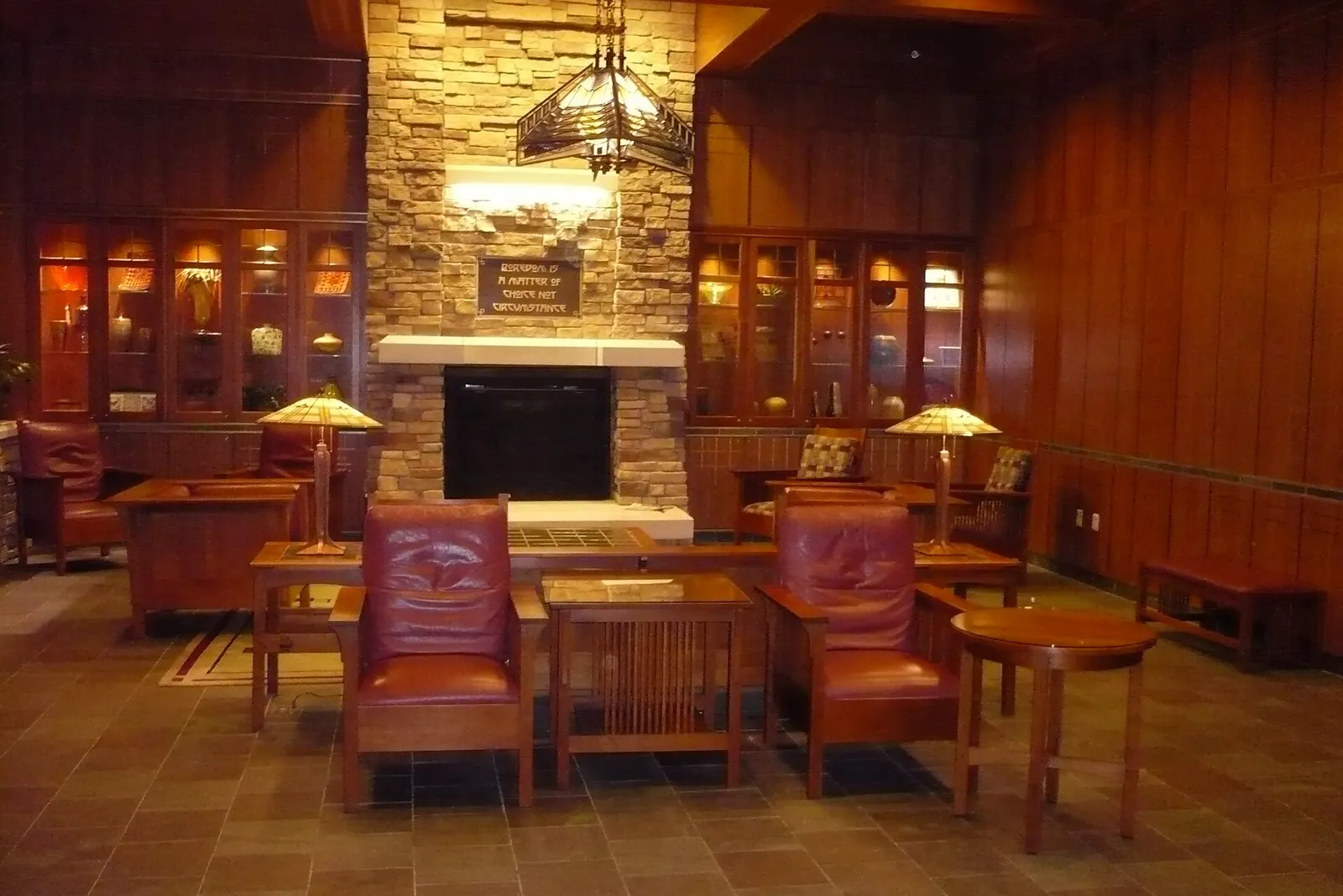Landside stone fireplace sitting room in Cherry Capital Airport’s Frank Lloyd Wright–inspired 2004 hall, 19 November 2007