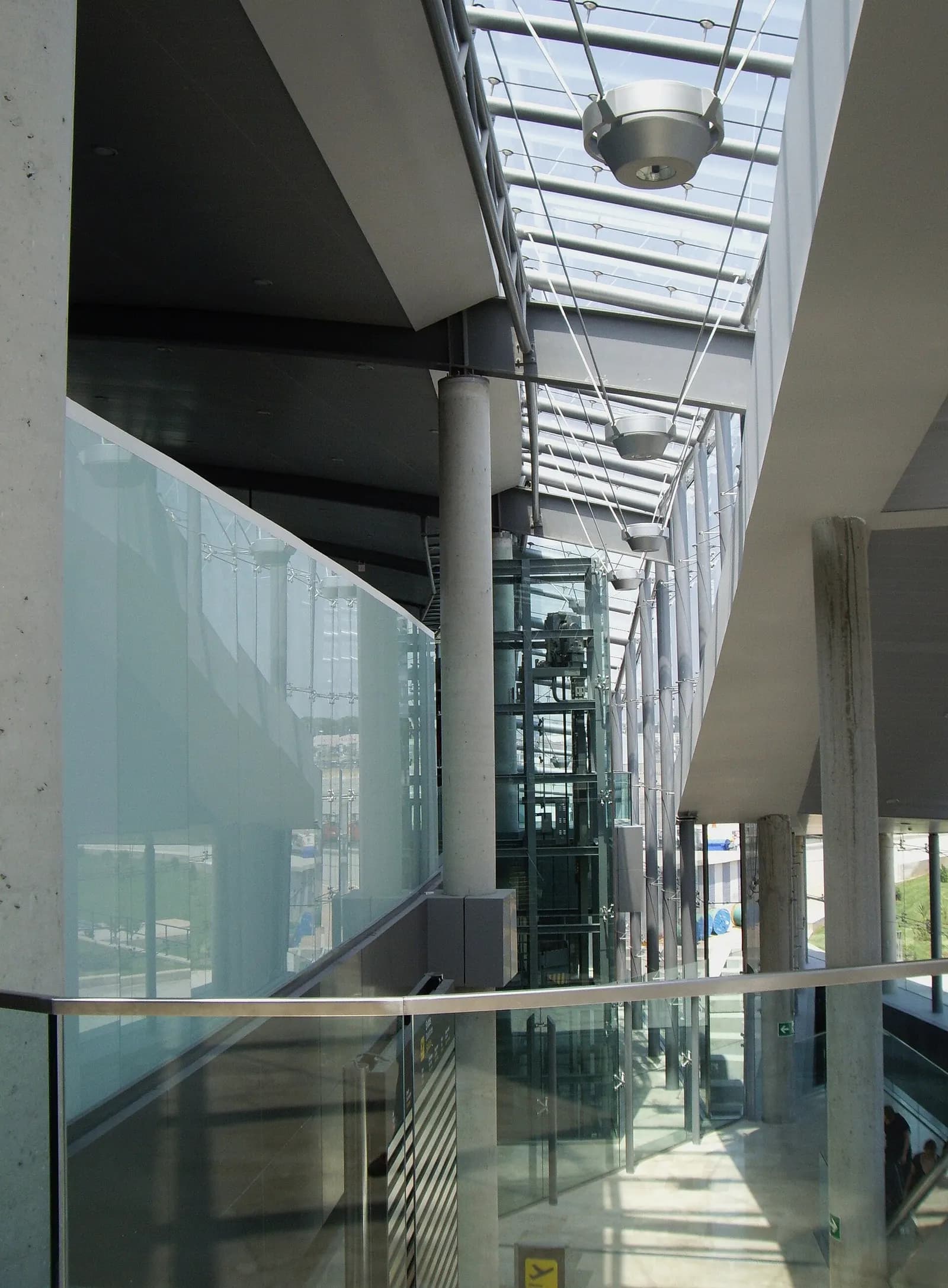 Upper-level interior view inside Valencia–Manises Airport.