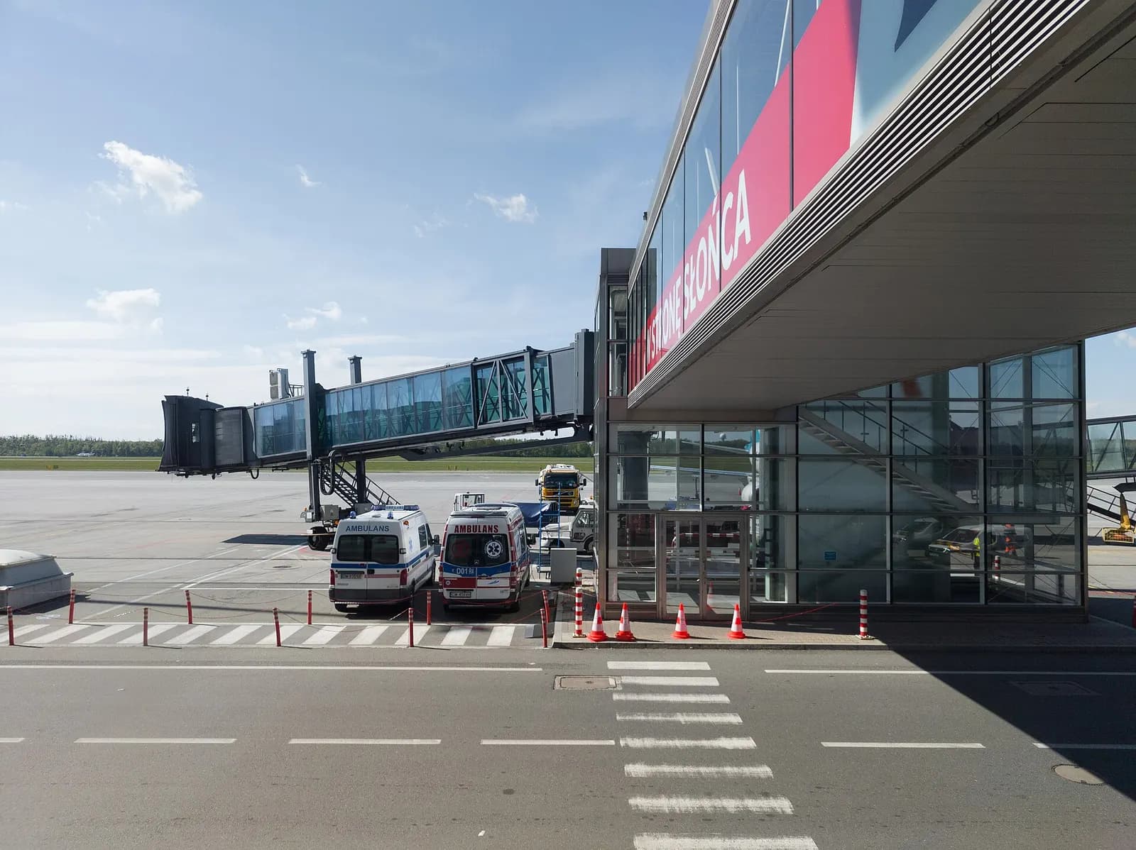 Another April 2024 landside angle of the Wrocław Airport terminal.