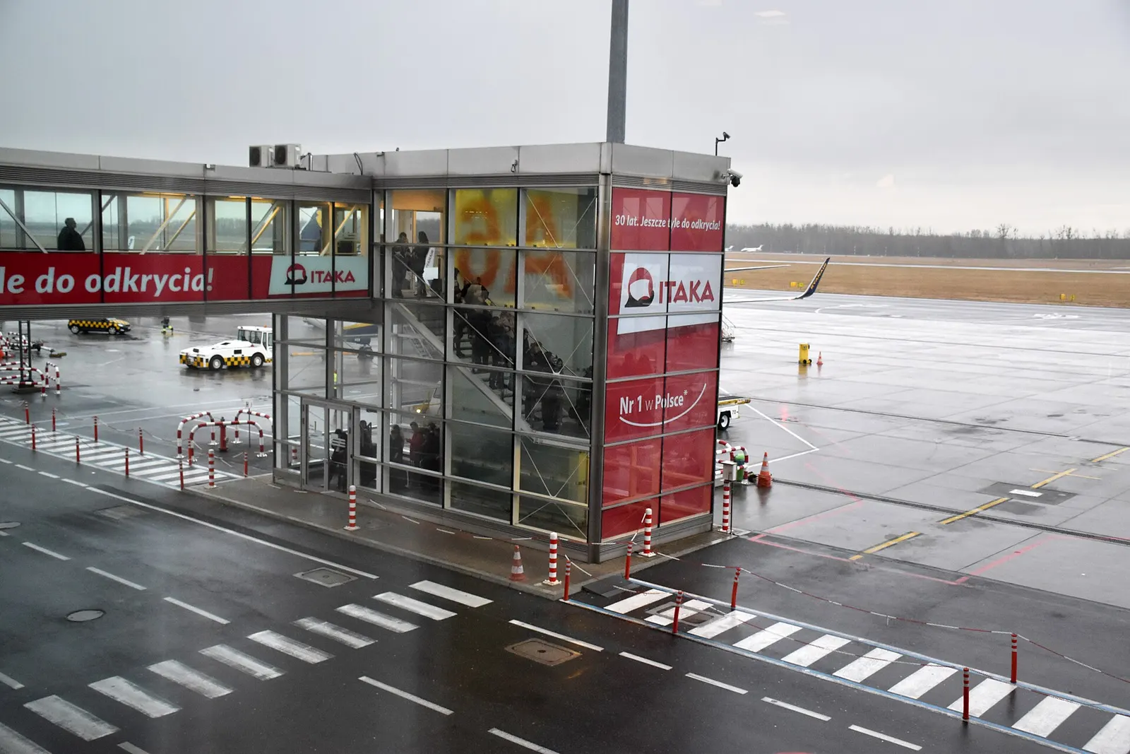 Airside Gate 6 seating and boarding area at Copernicus Airport Wrocław.
