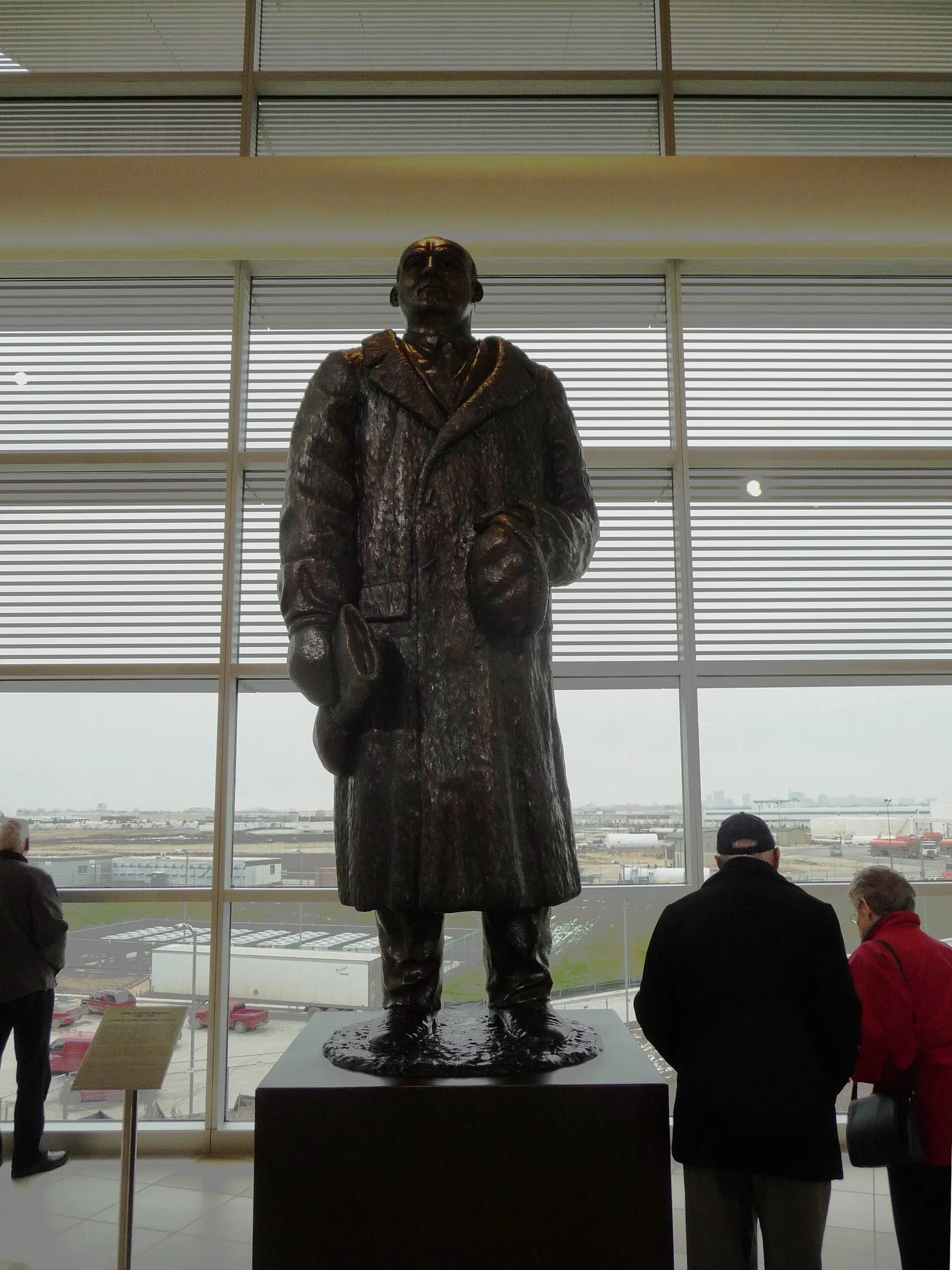 Bronze of James A. Richardson in the Winnipeg Richardson terminal
