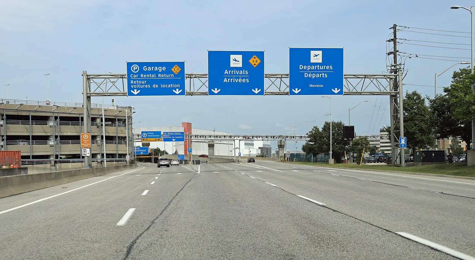 The approach road to Terminal 3 at Toronto Pearson International Airport. Photographed by user Coolcaesar on July 5, 2026.